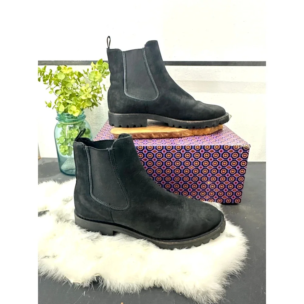 Thursday Everyday Chelsea black leather boot womens 8.5 suede‎ lug sole